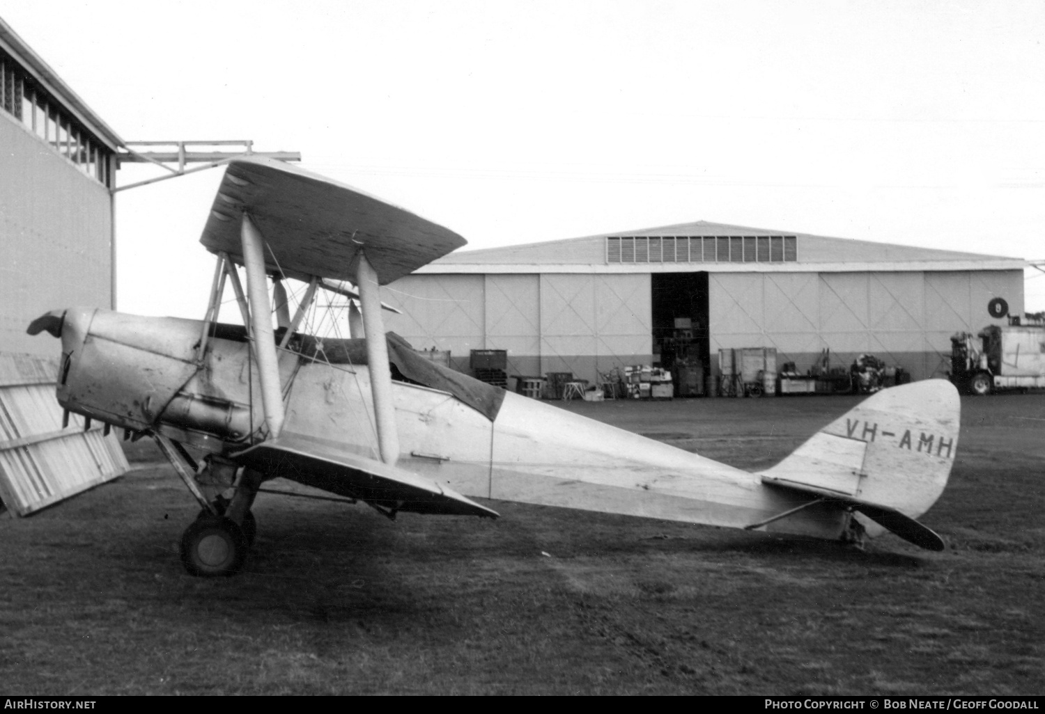 Aircraft Photo of VH-AMH | De Havilland D.H. 82A Tiger Moth | AirHistory.net #150870