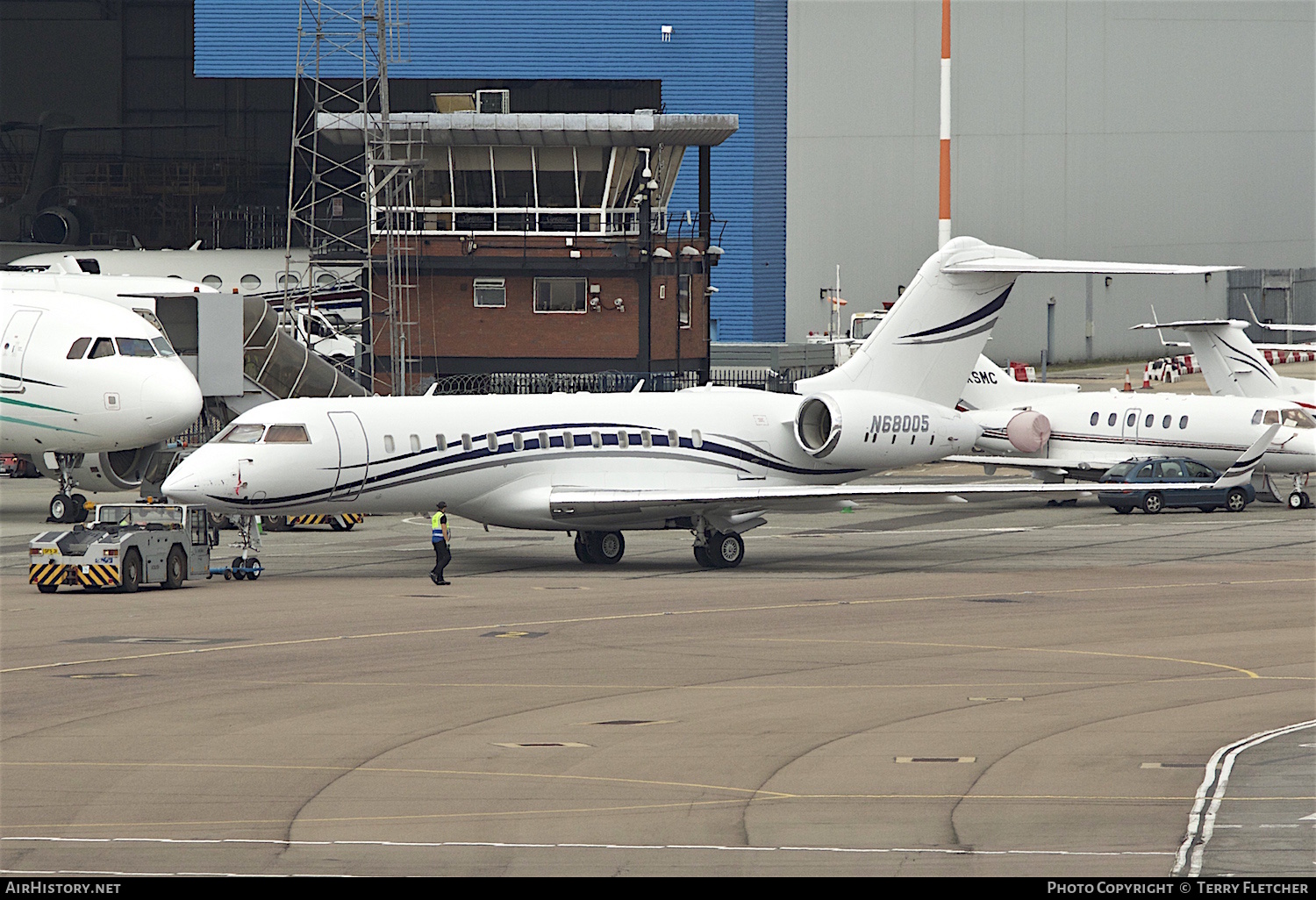 Aircraft Photo of N68005 | Bombardier Global Express (BD-700-1A10) | AirHistory.net #150872