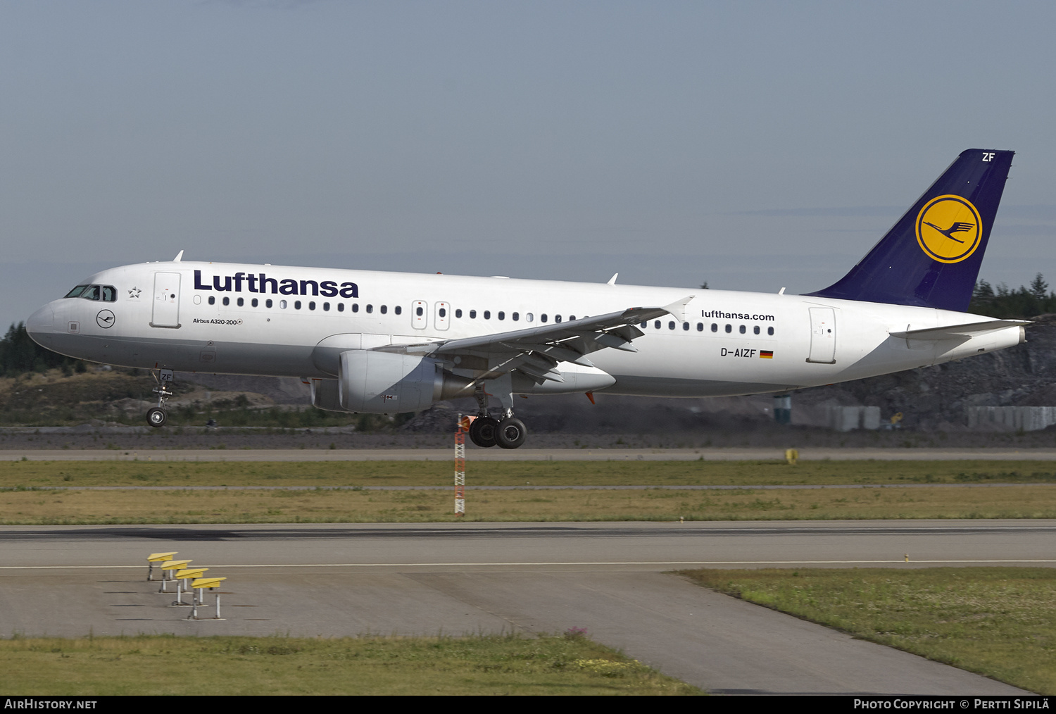 Aircraft Photo of D-AIZF | Airbus A320-214 | Lufthansa | AirHistory.net