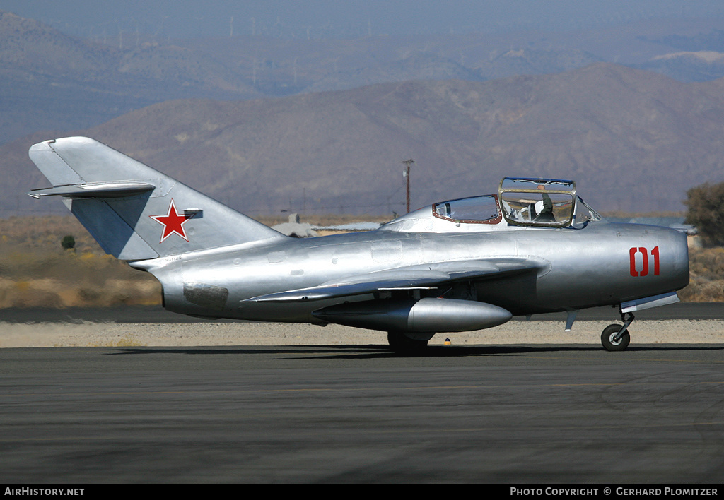 Aircraft Photo of N41125 / 01 red | Mikoyan-Gurevich MiG-15UTI | Soviet Union - Air Force | AirHistory.net #151072