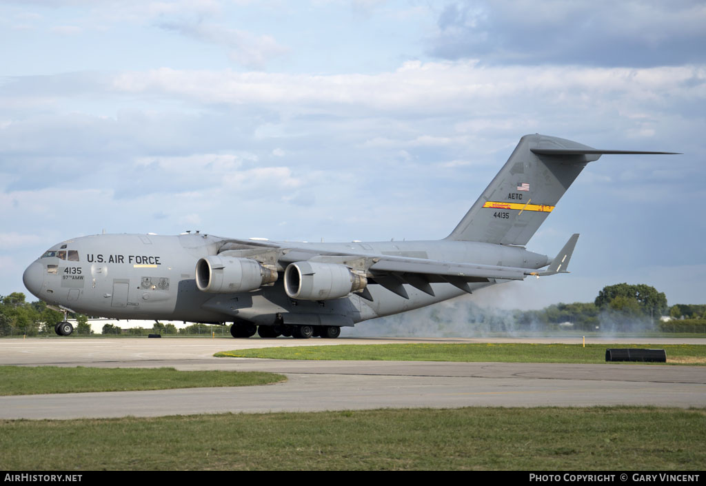 Aircraft Photo of 04-4135 / 44135 | Boeing C-17A Globemaster III | USA - Air Force | AirHistory.net #151334