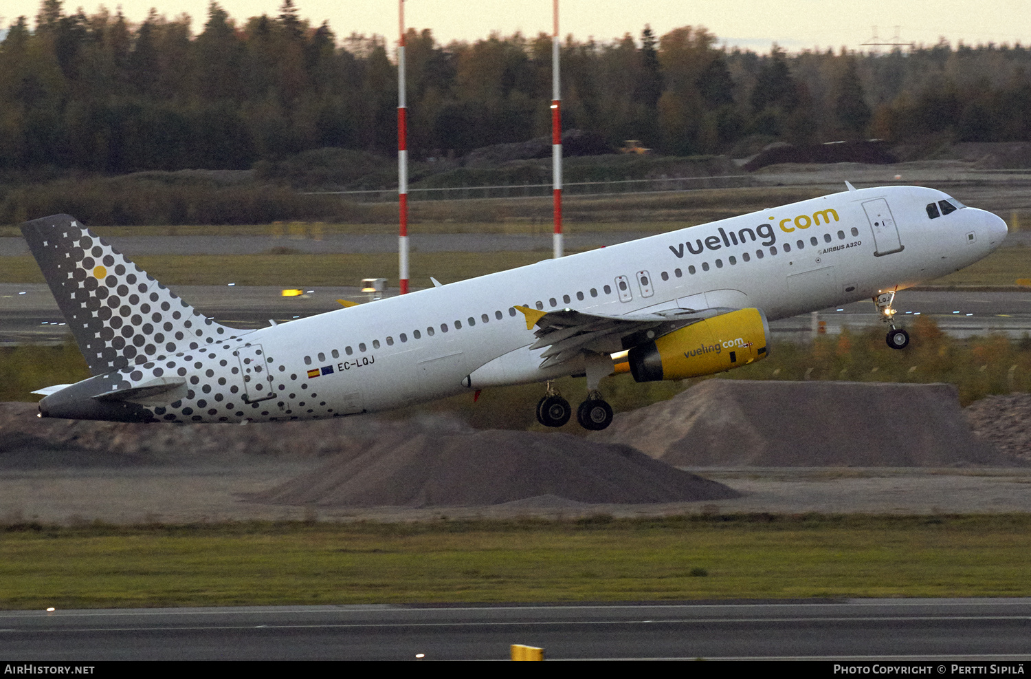 Aircraft Photo of EC-LQJ | Airbus A320-232 | Vueling Airlines | AirHistory.net #151466