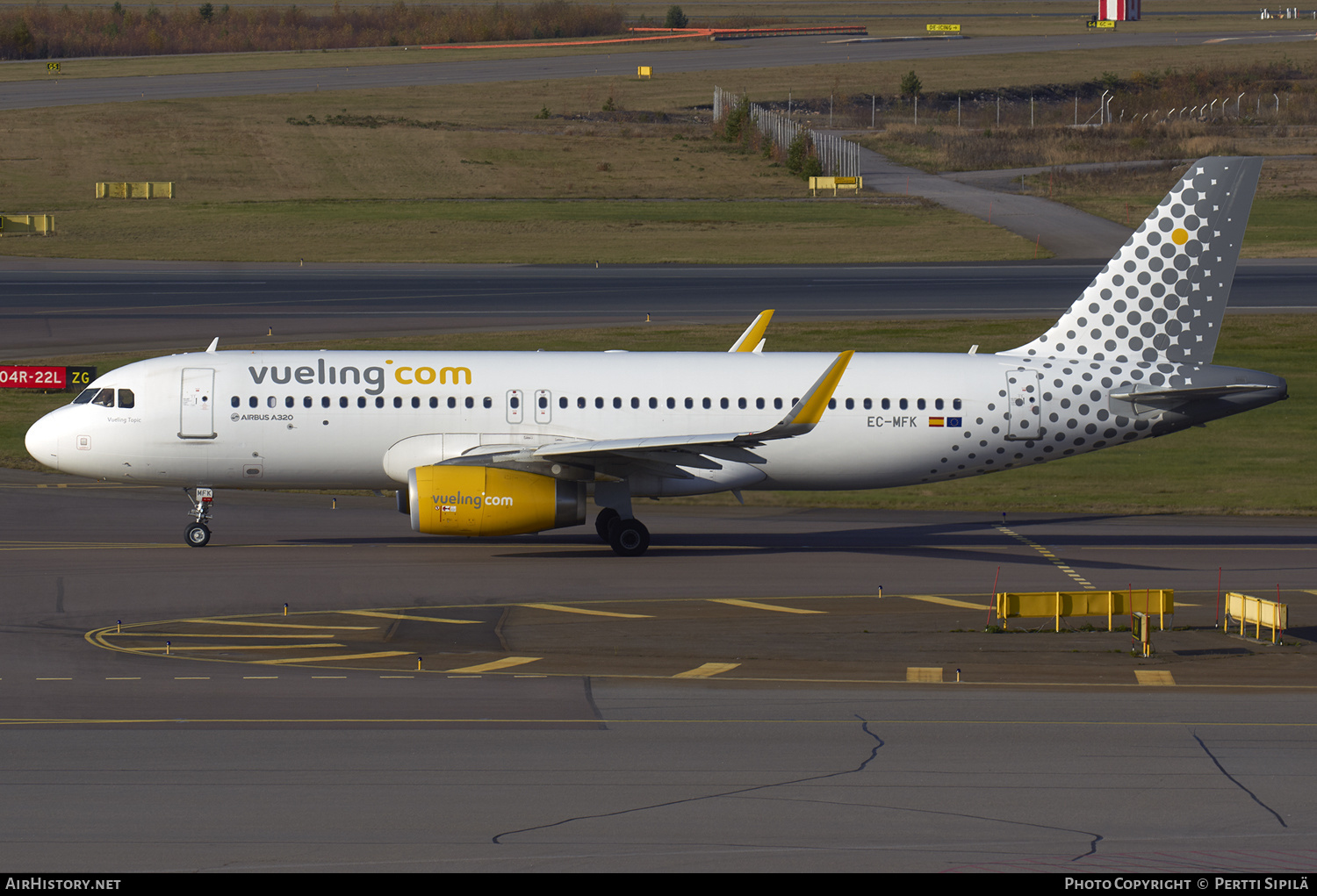 Aircraft Photo of EC-MFK | Airbus A320-232 | Vueling Airlines | AirHistory.net #151485