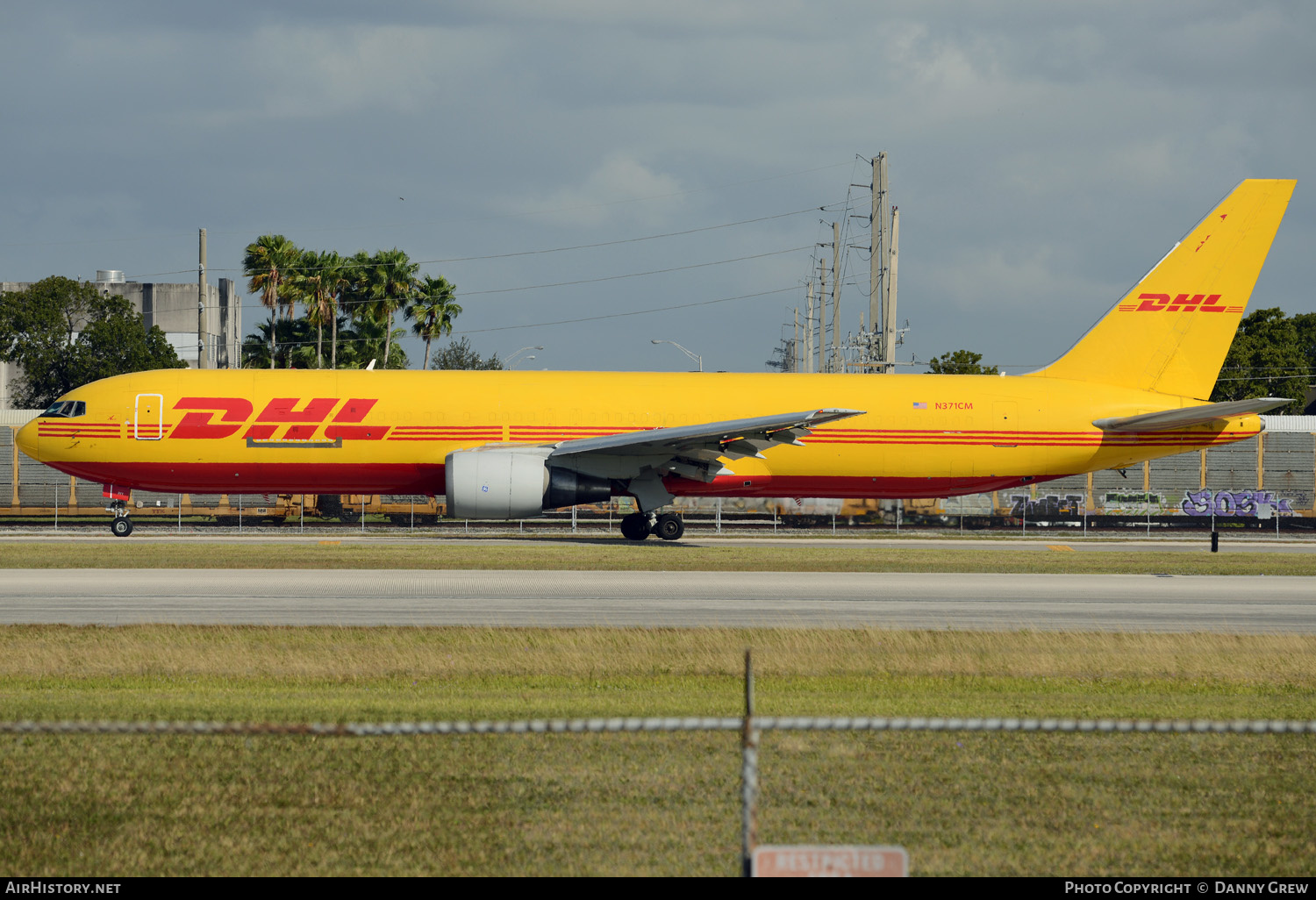 Aircraft Photo of N371CM | Boeing 767-338/ER(BDSF) | DHL International | AirHistory.net #151523