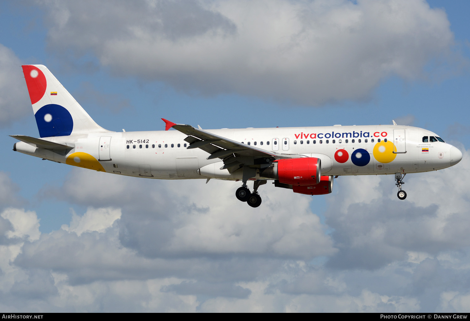 Aircraft Photo of HK-5142 | Airbus A320-214 | Viva Colombia | AirHistory.net #151533