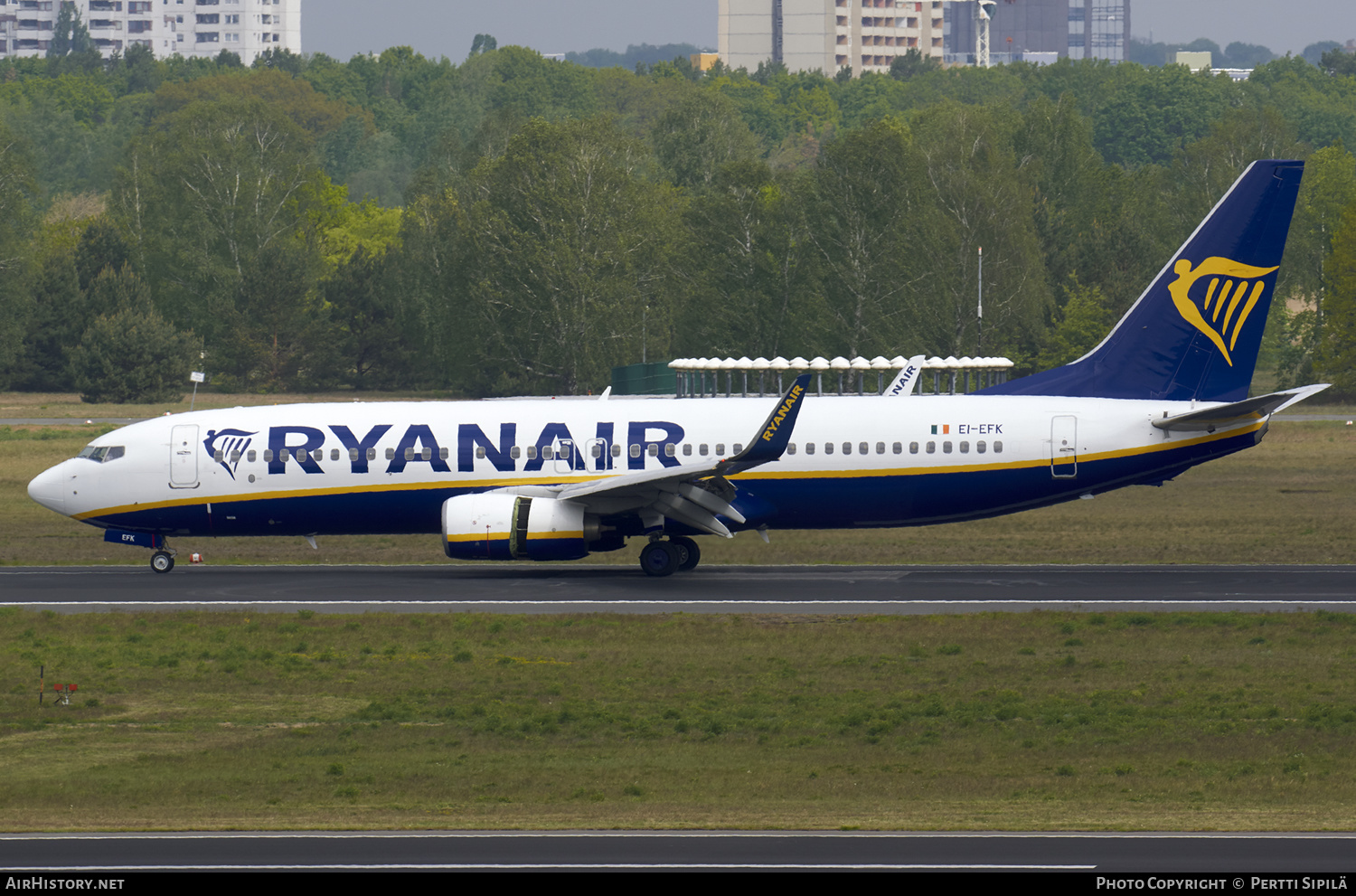 Aircraft Photo of EI-EFK | Boeing 737-8AS | Ryanair | AirHistory.net #151563