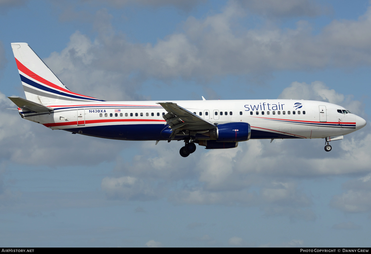 Aircraft Photo of N430XA | Boeing 737-484 | Swift Air | AirHistory.net #151577