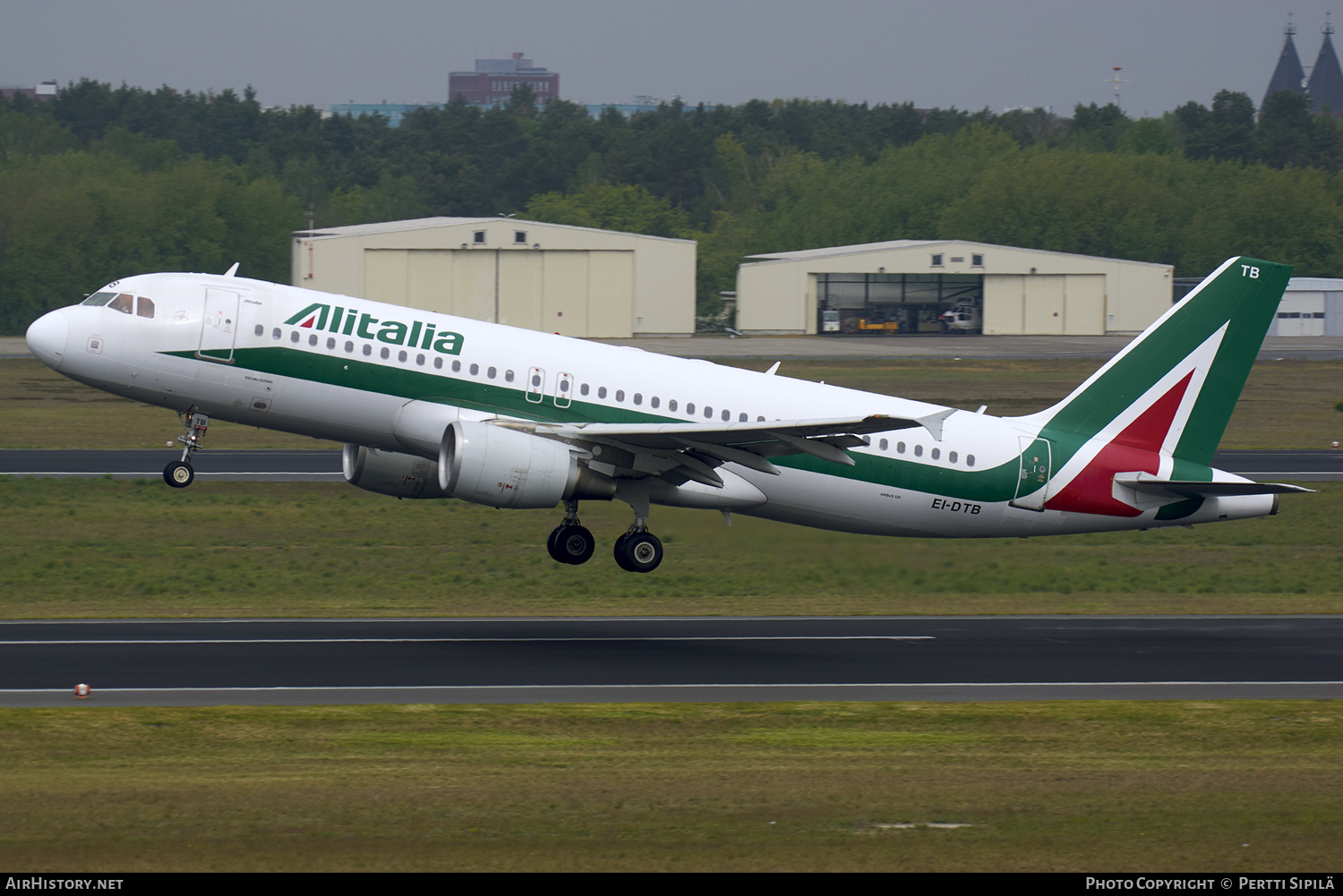 Aircraft Photo of EI-DTB | Airbus A320-216 | Alitalia | AirHistory.net #151602