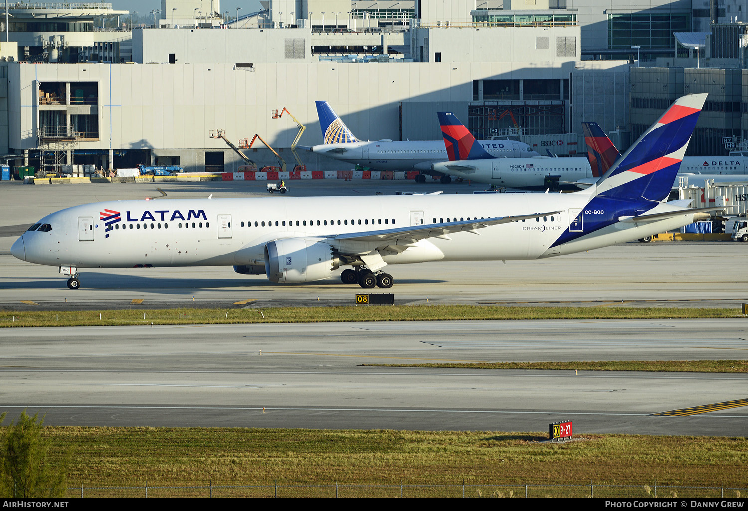 Aircraft Photo of CC-BGC | Boeing 787-9 Dreamliner | LATAM Airlines | AirHistory.net #151632