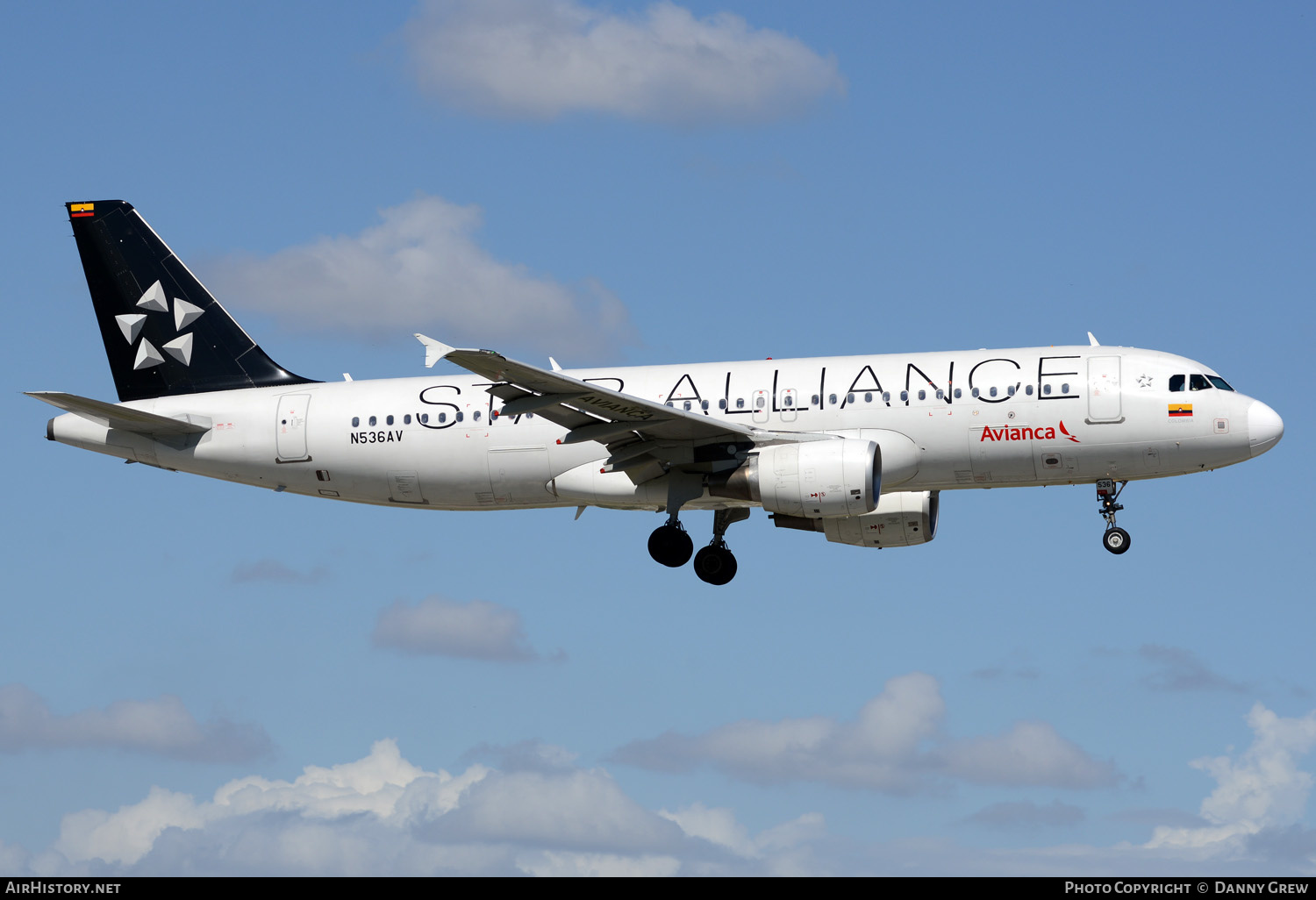 Aircraft Photo of N536AV | Airbus A320-214 | Avianca | AirHistory.net #151633