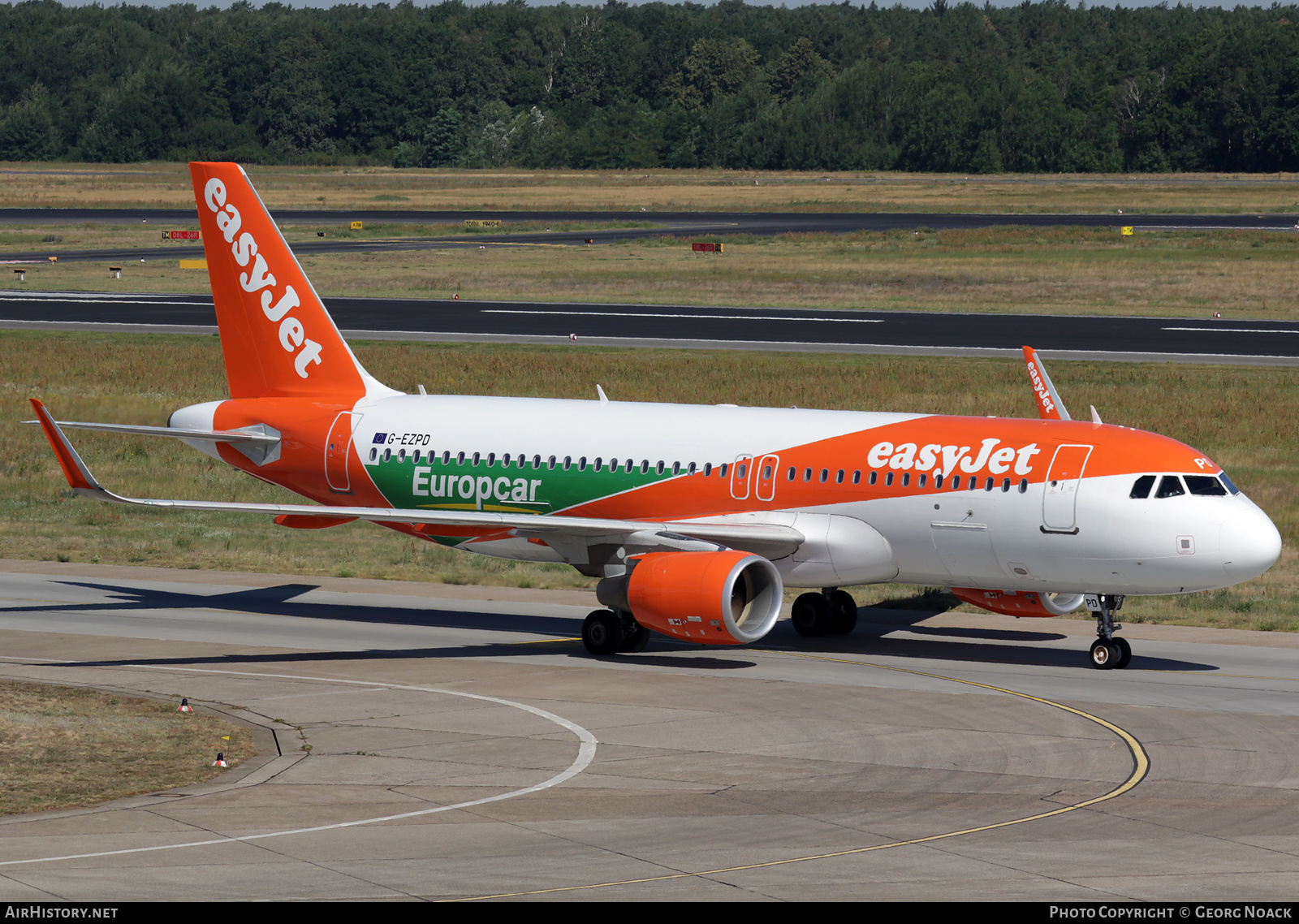 Aircraft Photo of G-EZPD | Airbus A320-214 | EasyJet | AirHistory.net #151641