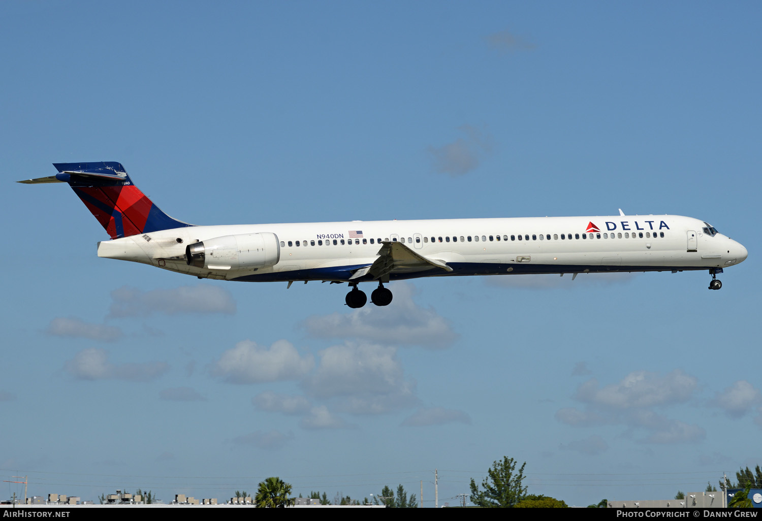 Aircraft Photo of N940DN | McDonnell Douglas MD-90-30 | Delta Air Lines | AirHistory.net #151642
