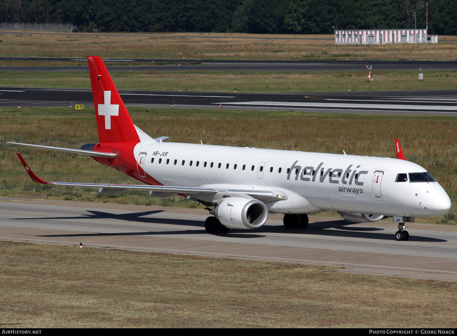 Aircraft Photo of HB-JVR | Embraer 190LR (ERJ-190-100LR) | Helvetic Airways | AirHistory.net #151654