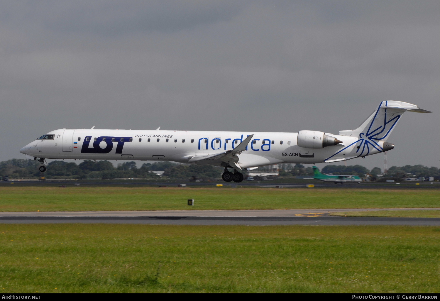 Aircraft Photo of ES-ACH | Bombardier CRJ-900ER (CL-600-2D24) | LOT Polish Airlines - Polskie Linie Lotnicze | AirHistory.net #151666