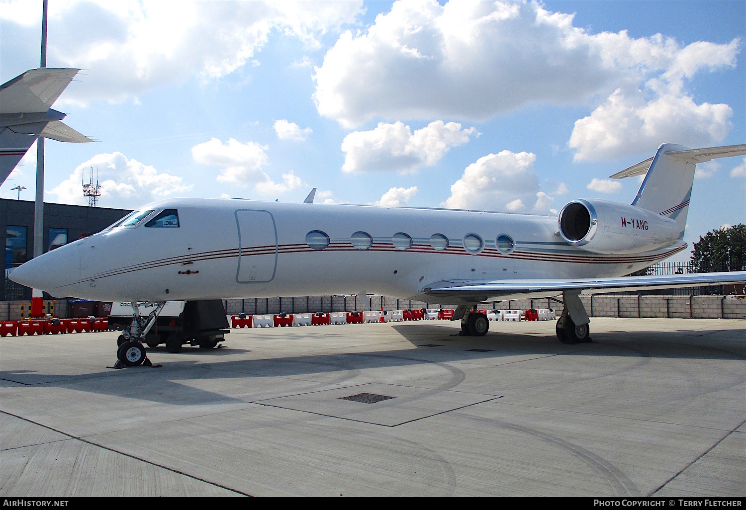 Aircraft Photo of M-YANG | Gulfstream Aerospace G-IV-X Gulfstream G450 | AirHistory.net #151694