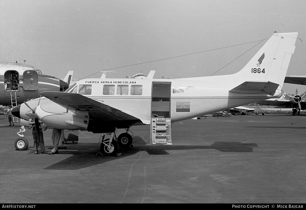 Aircraft Photo of 1864 | Beech 65-B80 Queen Air | Venezuela - Air Force | AirHistory.net #151724