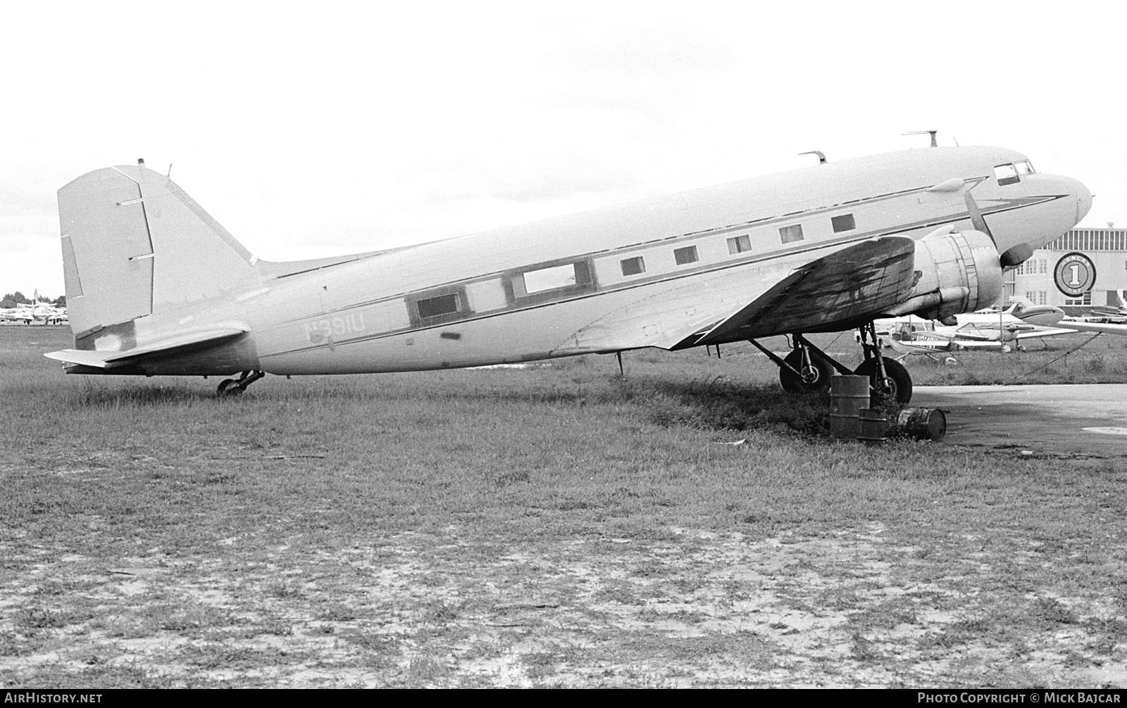 Aircraft Photo of N391U | Douglas DC-3-322 | AirHistory.net #151742