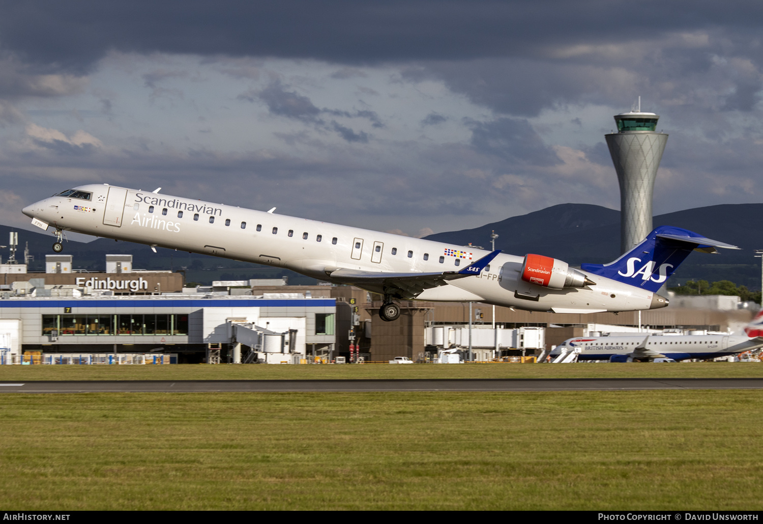Aircraft Photo of EI-FPH | Bombardier CRJ-900LR (CL-600-2D24) | Scandinavian Airlines - SAS | AirHistory.net #151837