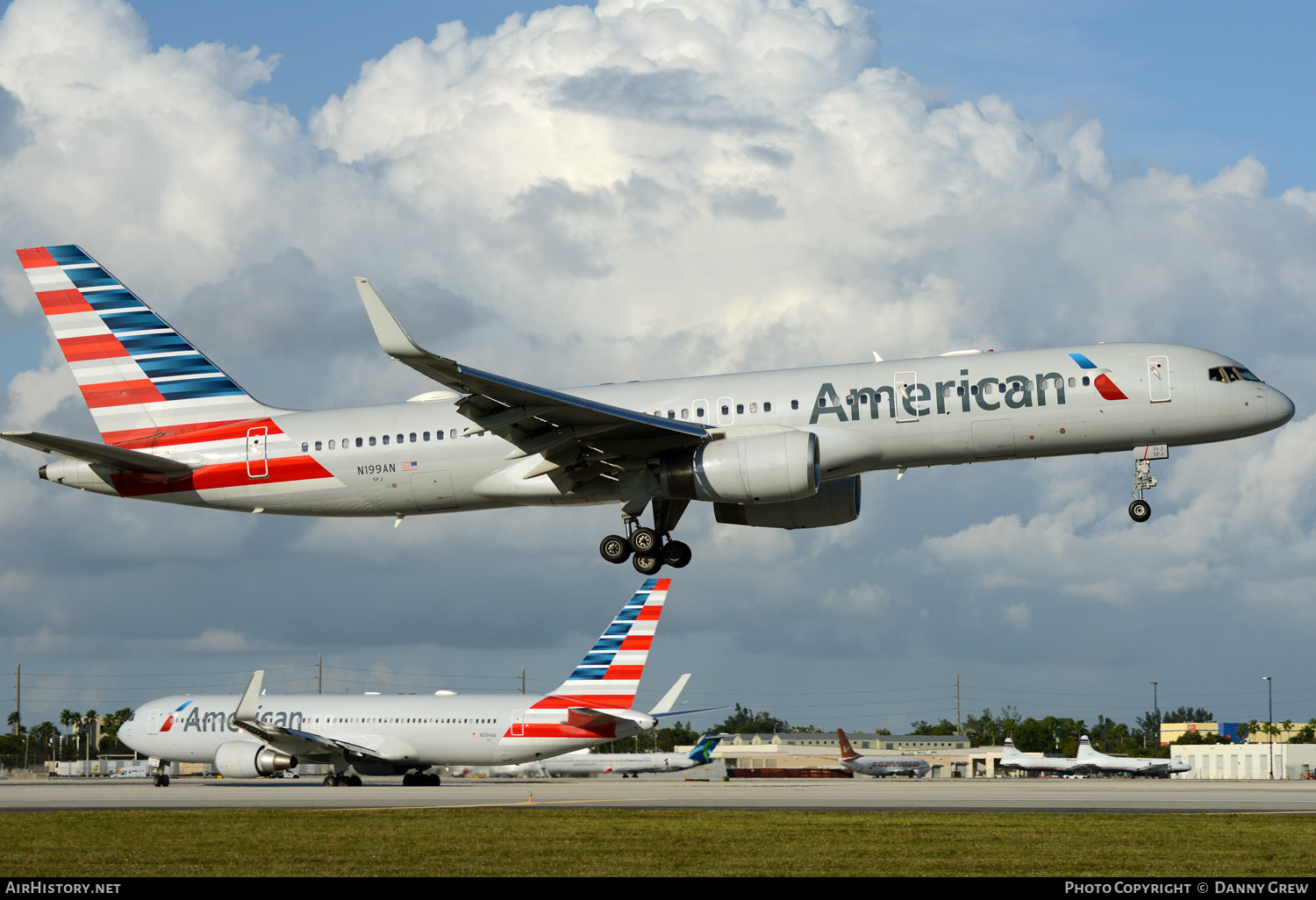 Aircraft Photo of N199AN | Boeing 757-223 | American Airlines | AirHistory.net #151890