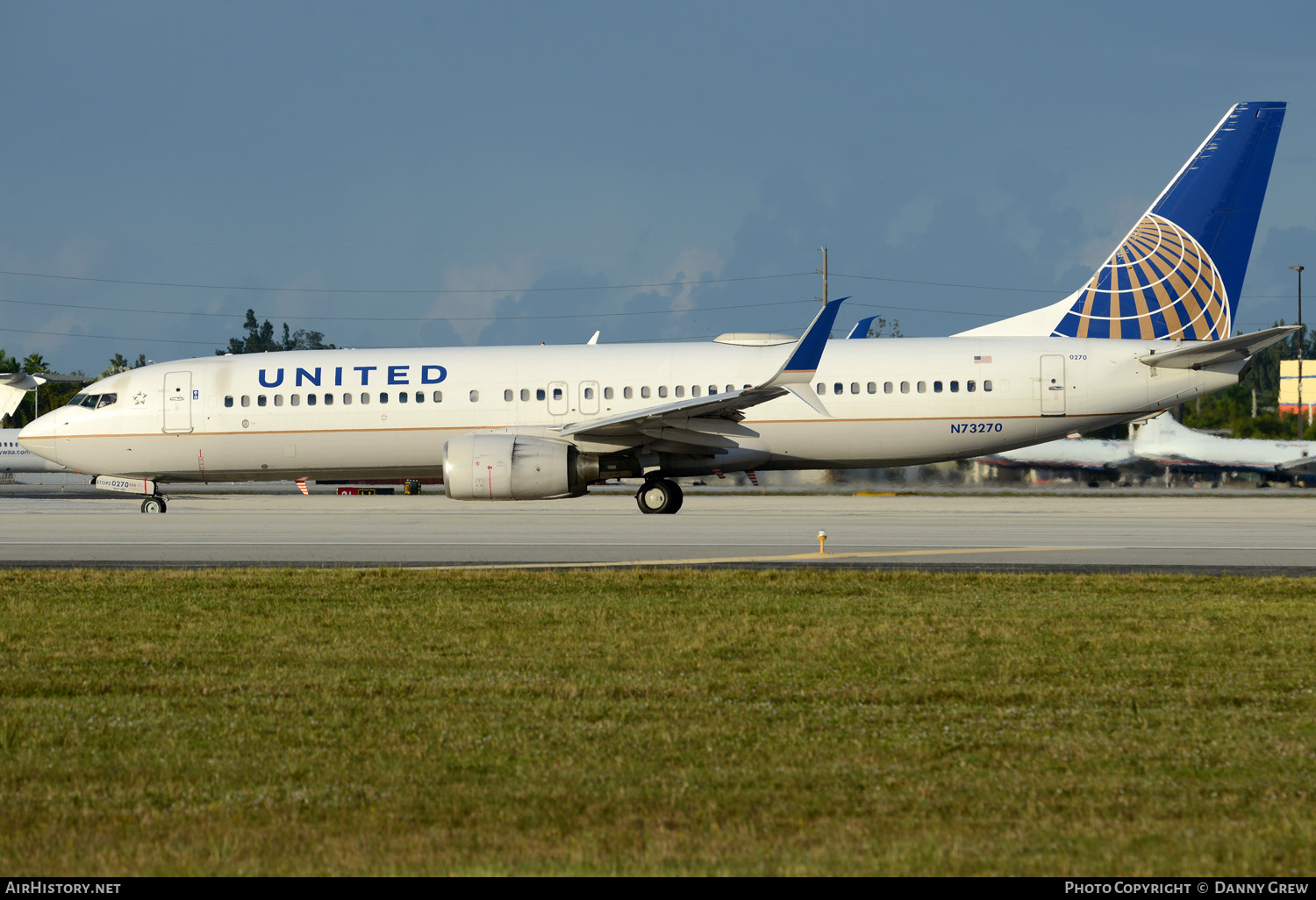 Aircraft Photo of N73270 | Boeing 737-824 | United Airlines | AirHistory.net #152012