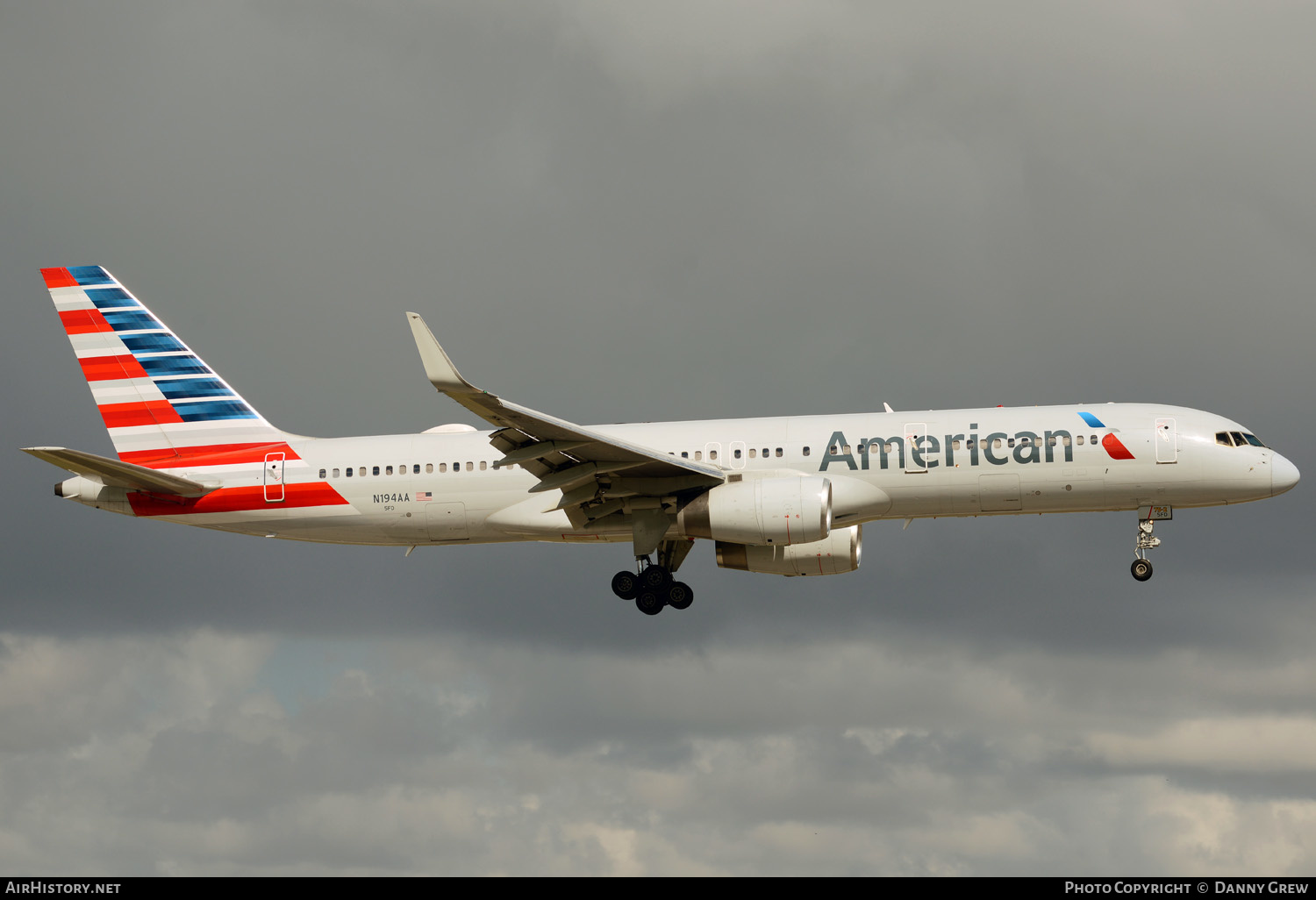 Aircraft Photo of N194AA | Boeing 757-223 | American Airlines | AirHistory.net #152040