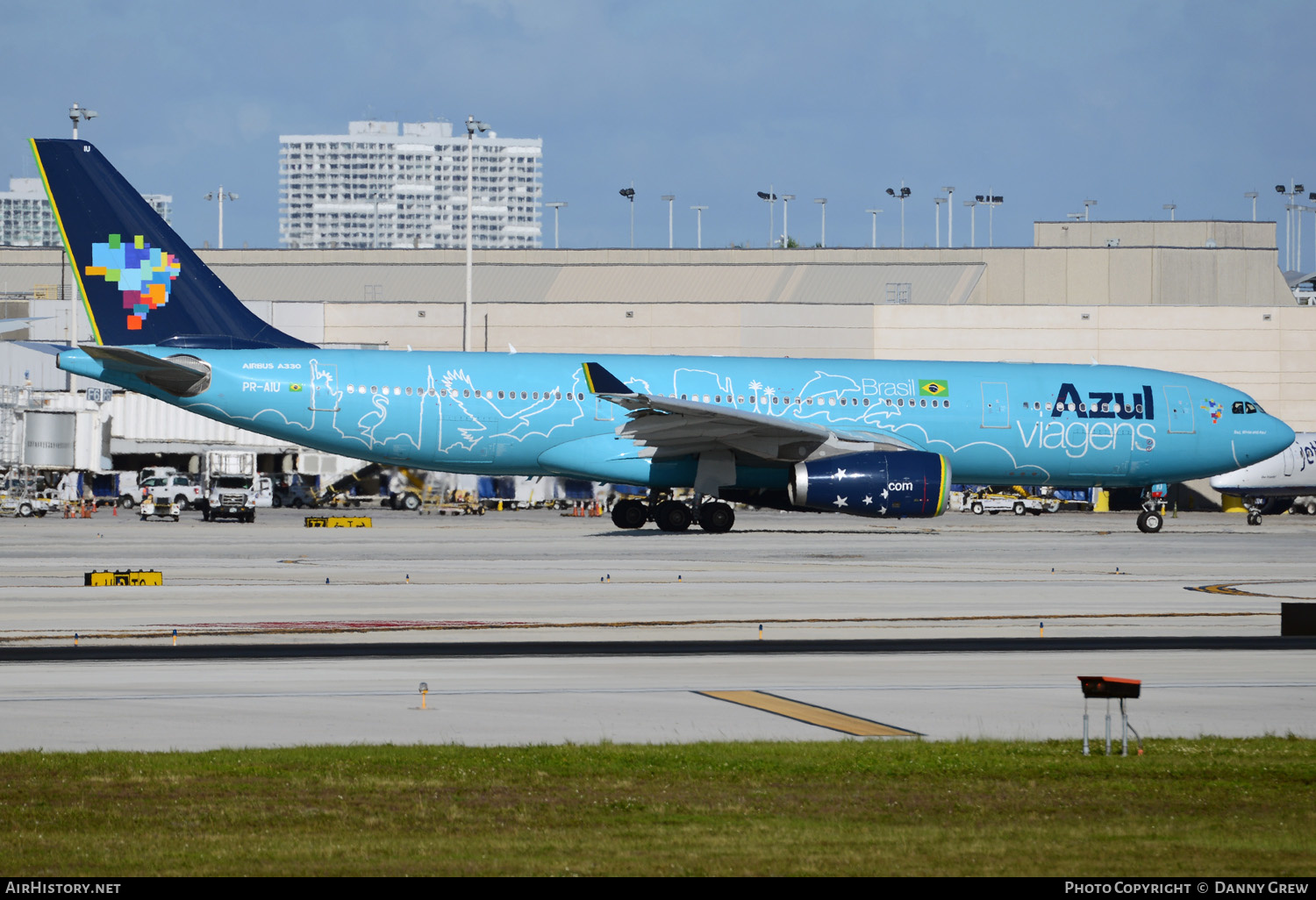 Aircraft Photo of PR-AIU | Airbus A330-243 | Azul Linhas Aéreas Brasileiras | AirHistory.net #152046