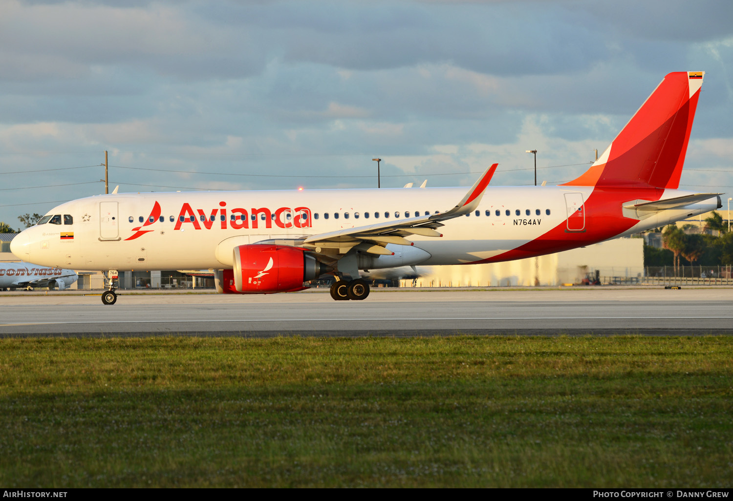 Aircraft Photo of N764AV | Airbus A320-251N | Avianca | AirHistory.net #152062