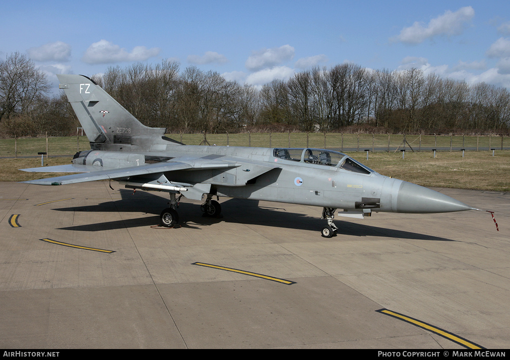 Aircraft Photo of ZE728 | Panavia Tornado F3 | UK - Air Force | AirHistory.net #152293
