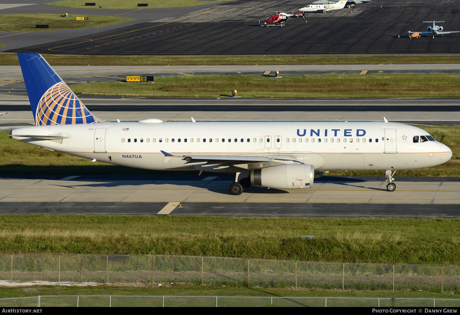 Aircraft Photo of N467UA | Airbus A320-232 | United Airlines | AirHistory.net #152297