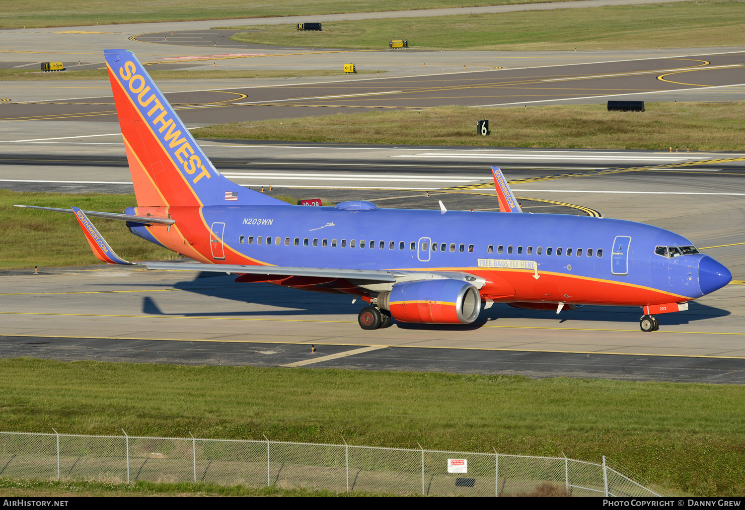 Aircraft Photo of N203WN | Boeing 737-7H4 | Southwest Airlines | AirHistory.net #152306