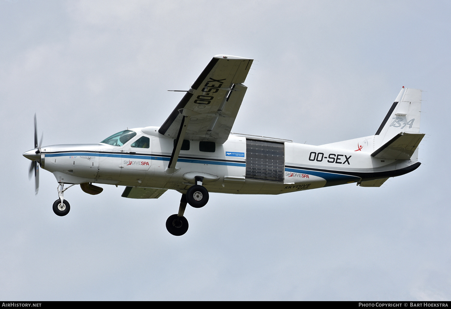 Aircraft Photo of OO-SEX | Cessna 208B Texas Turbine Supervan 900 | SkyDive Spa | AirHistory.net #152375