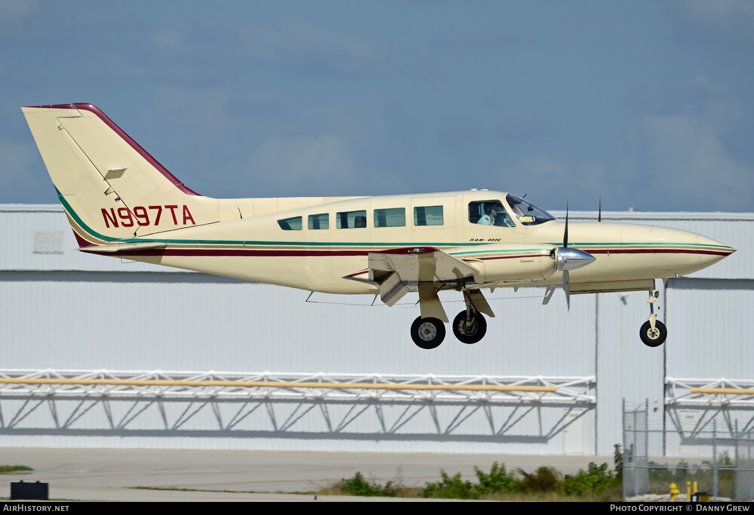 Aircraft Photo of N997TA | Cessna 402C | Air Flight | AirHistory.net #152415