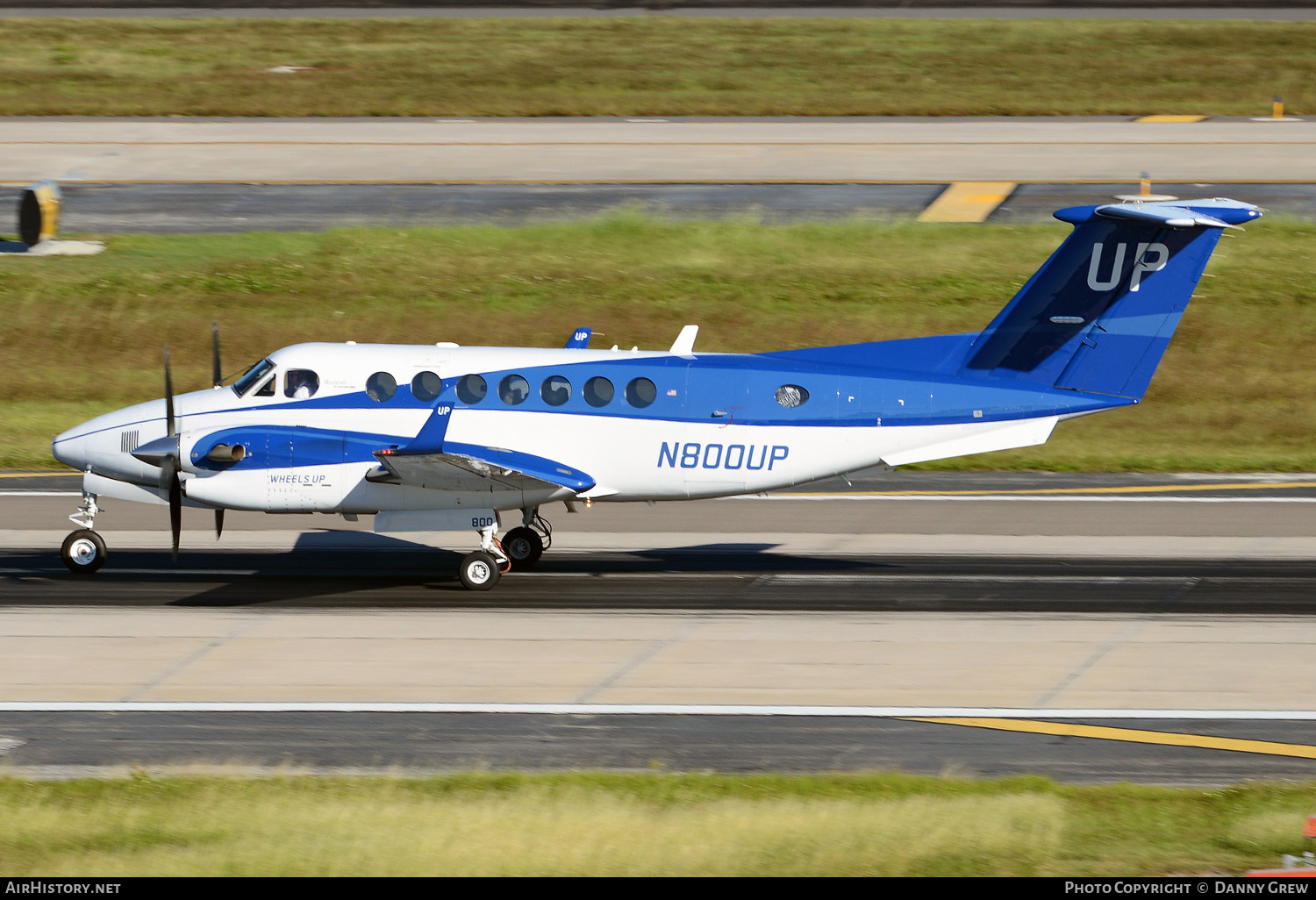 Aircraft Photo of N800UP | Beechcraft 350i King Air (B300) | Wheels Up | AirHistory.net #152507