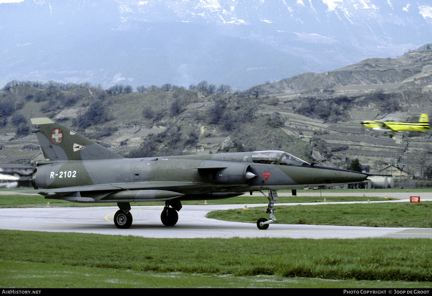 Aircraft Photo of R-2102 | Dassault Mirage IIIRS | Switzerland - Air Force | AirHistory.net #152510