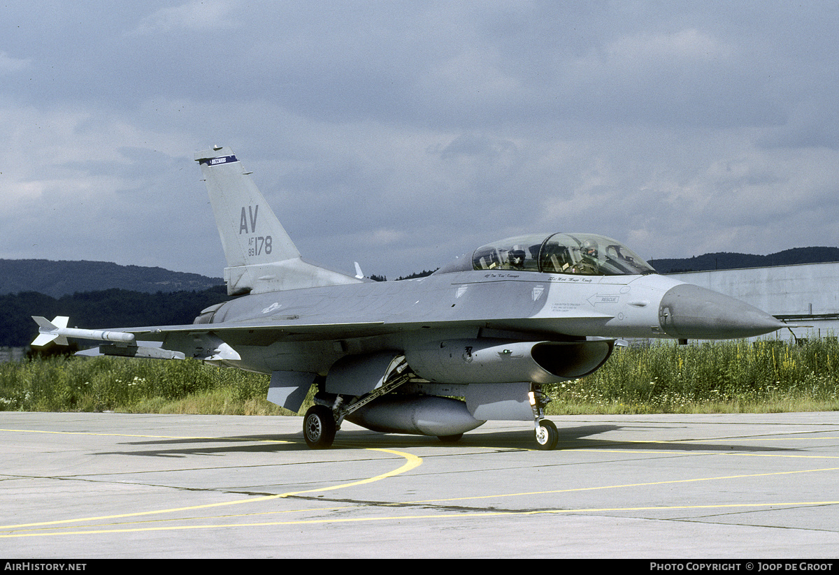 Aircraft Photo of 89-2178 / AF89-178 | General Dynamics F-16DG Night Falcon | USA - Air Force | AirHistory.net #152606