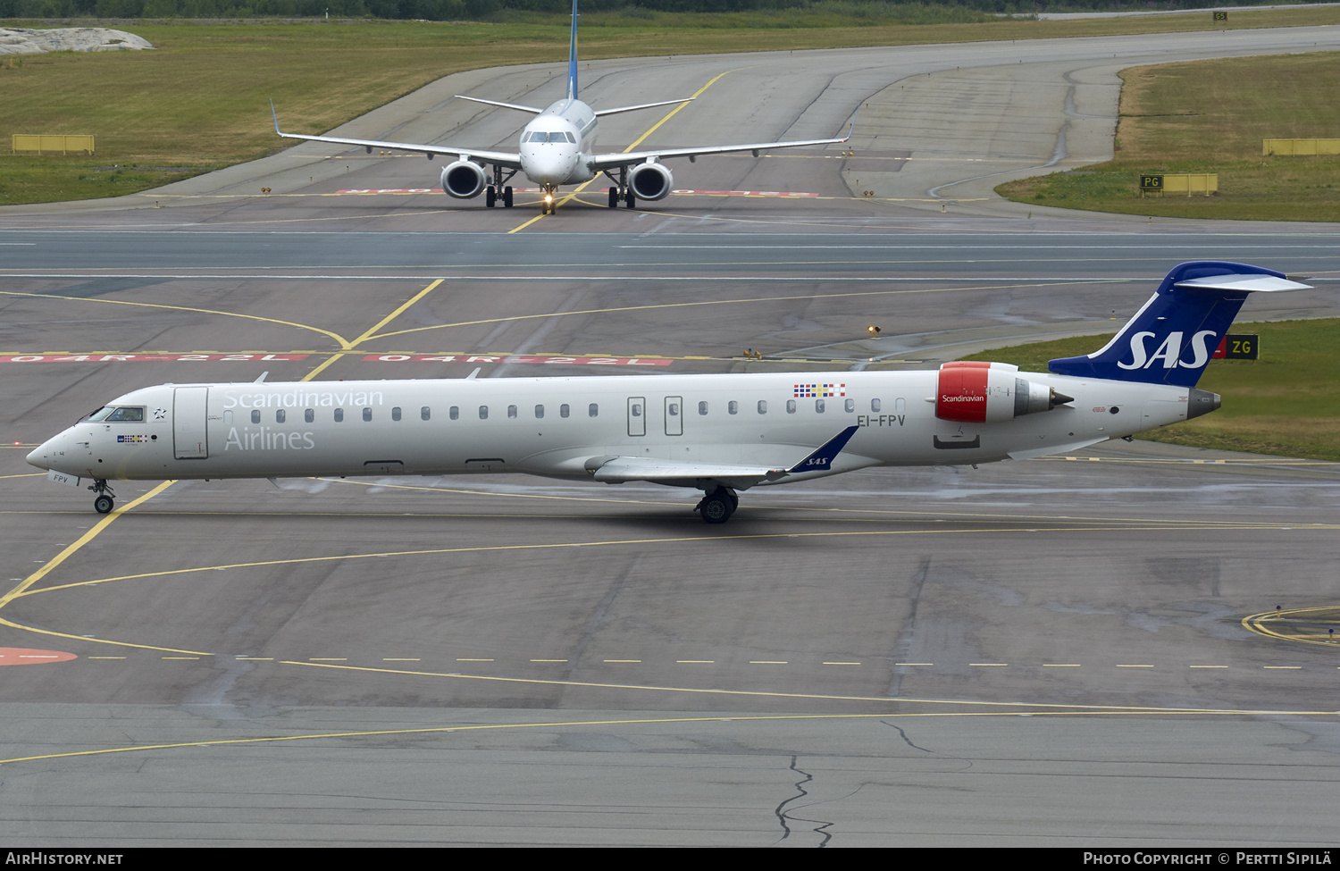 Aircraft Photo of EI-FPV | Bombardier CRJ-900LR (CL-600-2D24) | Scandinavian Airlines - SAS | AirHistory.net #152686