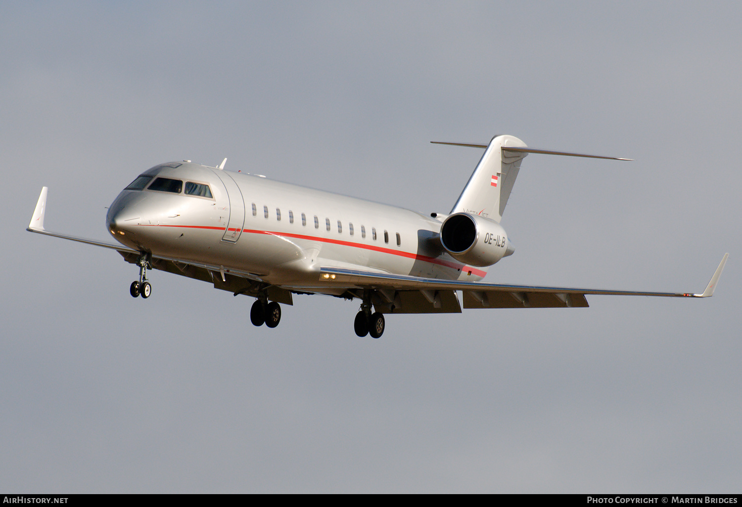 Aircraft Photo of OE-ILB | Bombardier Challenger 850 (CRJ-200SE/CL-600-2B19) | VistaJet | AirHistory.net #152699
