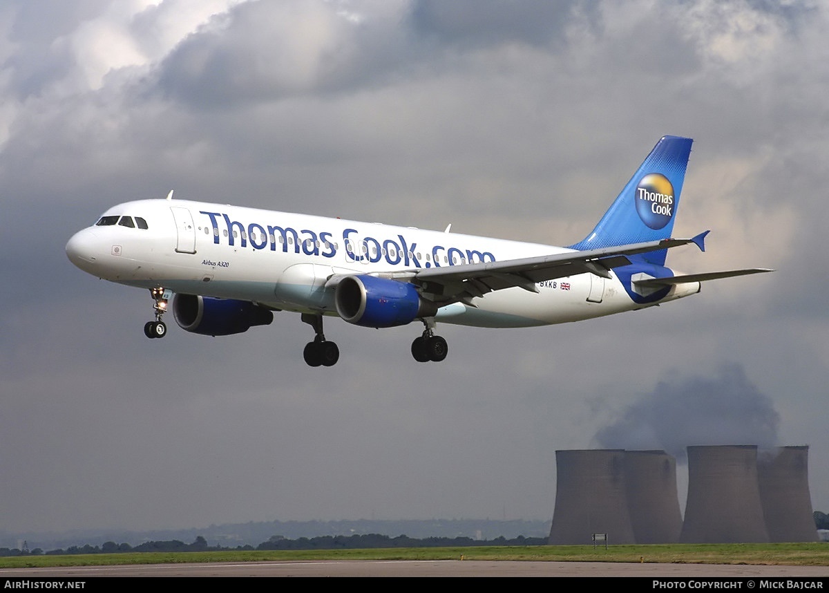 Aircraft Photo of G-BXKB | Airbus A320-214 | Thomas Cook Airlines | AirHistory.net #152714