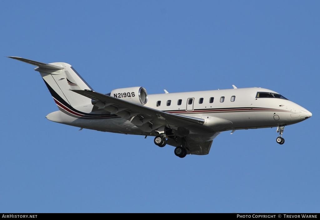 Aircraft Photo of N219QS | Bombardier Challenger 650 (CL-600-2B16) | AirHistory.net #153074