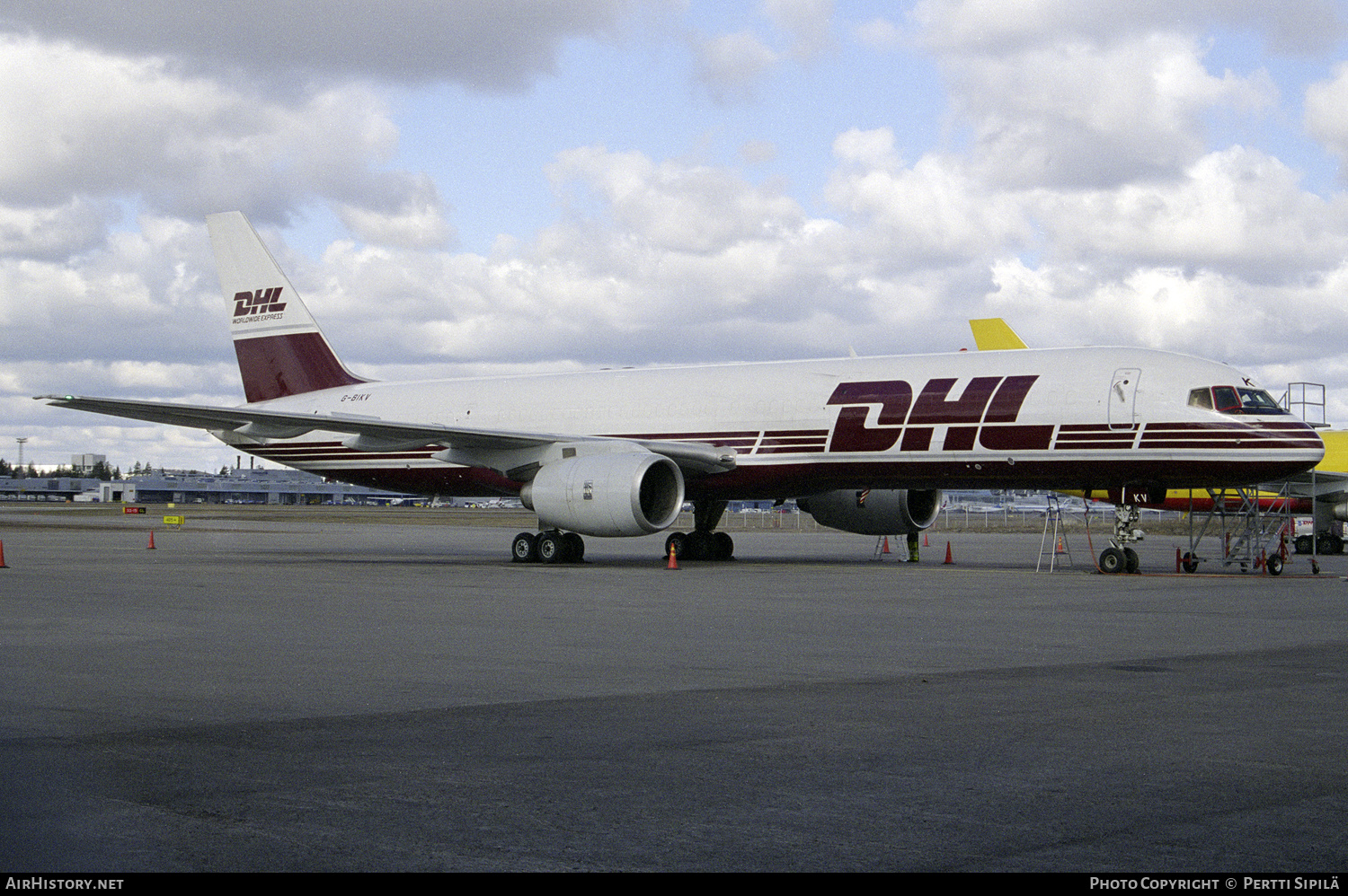 Aircraft Photo of G-BIKV | Boeing 757-236/SF | DHL Worldwide Express | AirHistory.net #153146