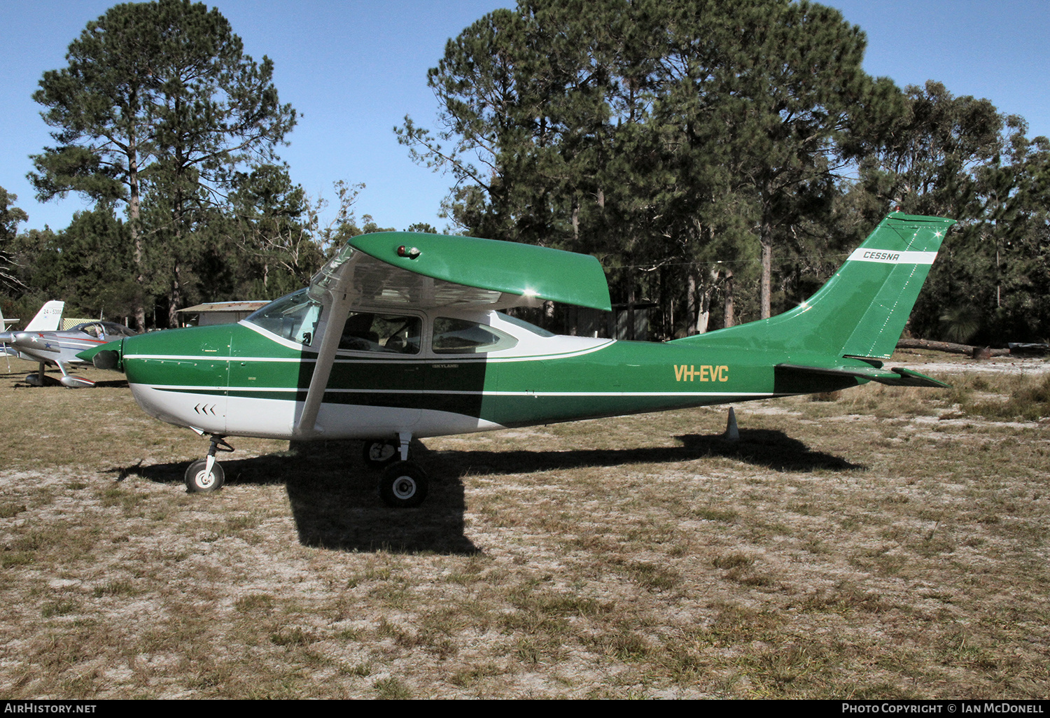 Aircraft Photo of VH-EVC | Cessna 182L Skylane | AirHistory.net #153258