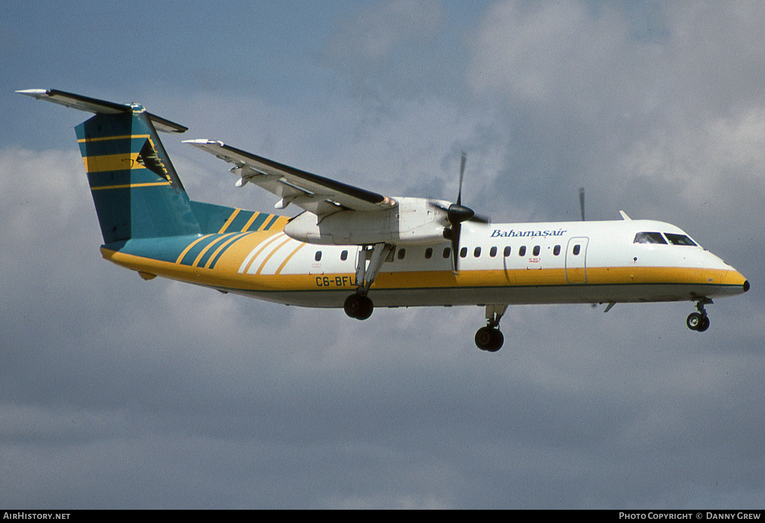 Aircraft Photo of C6-BFL | De Havilland Canada DHC-8-301 Dash 8 | Bahamasair | AirHistory.net #153403