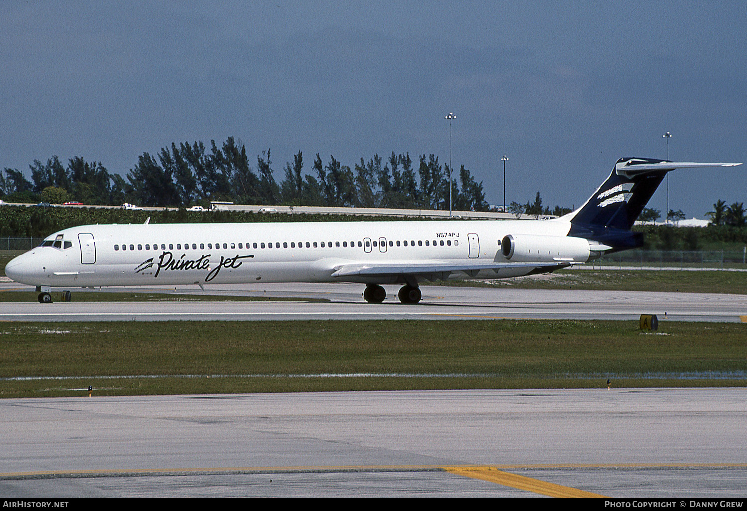 Aircraft Photo of N574PJ | McDonnell Douglas MD-83 (DC-9-83) | Private Jet Expeditions | AirHistory.net #153493