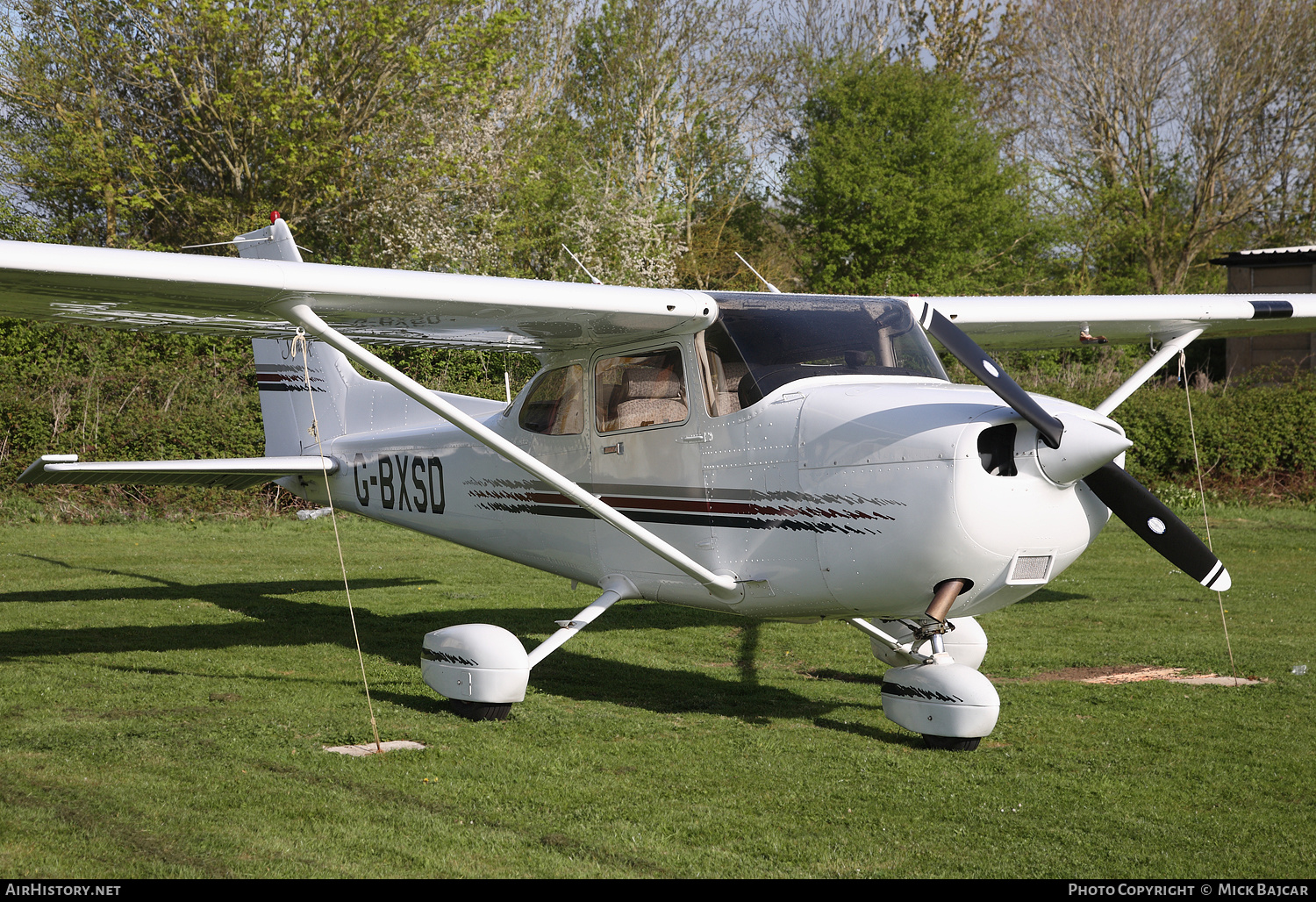 Aircraft Photo of G-BXSD | Cessna 172R Skyhawk | AirHistory.net #153776