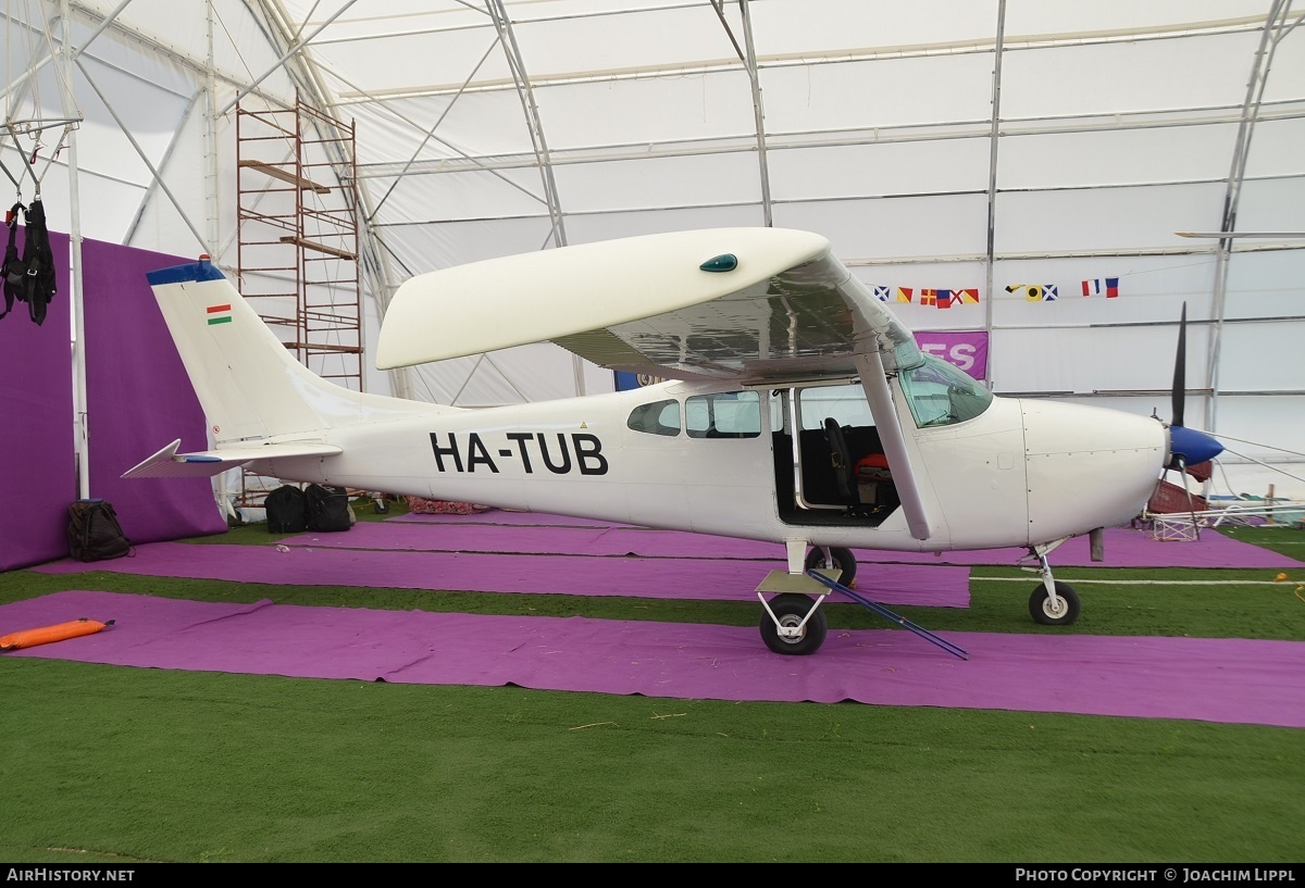 Aircraft Photo of HA-TUB | Cessna 182D Skylane | AirHistory.net #153980