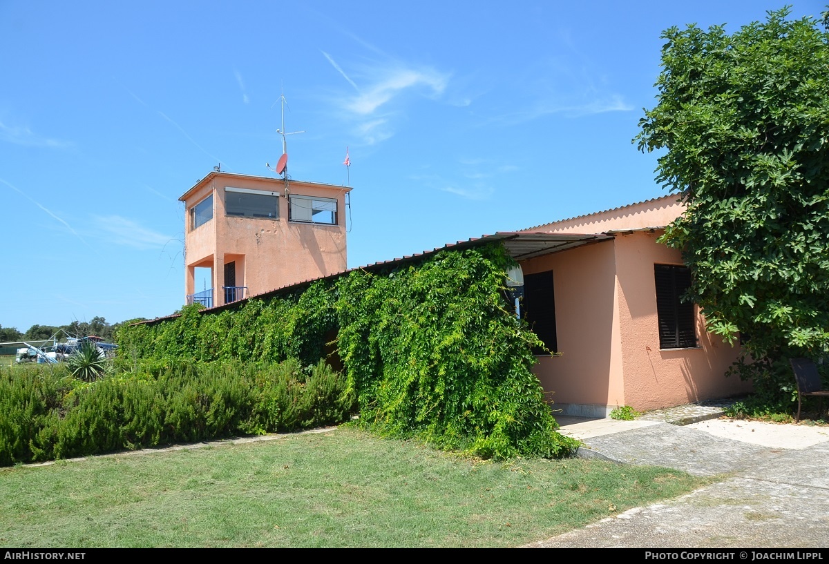 Airport photo of Vrsar - Crljenka (LDPV) in Croatia | AirHistory.net #153987