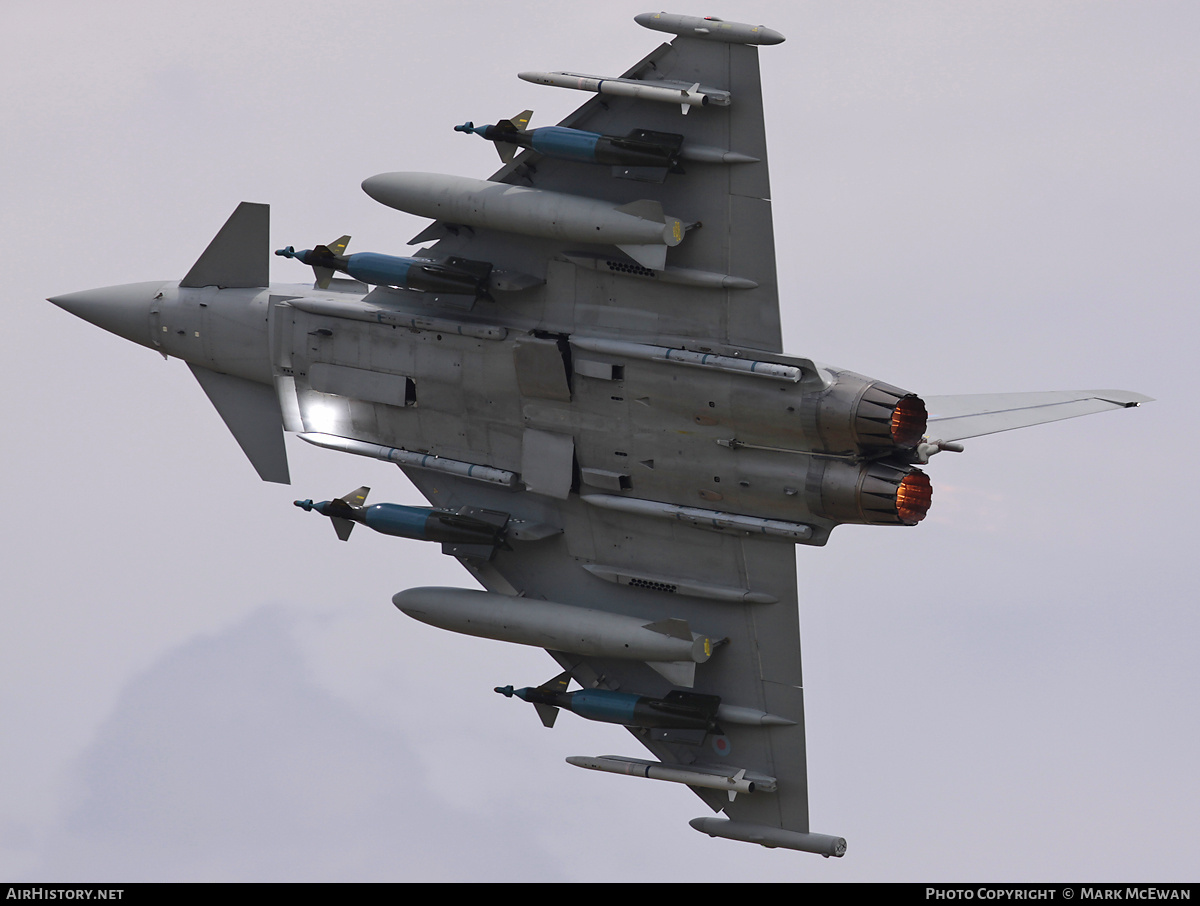 Aircraft Photo of ZJ700 | Eurofighter EF-2000 Typhoon FGR4 | UK - Air Force | AirHistory.net #154140