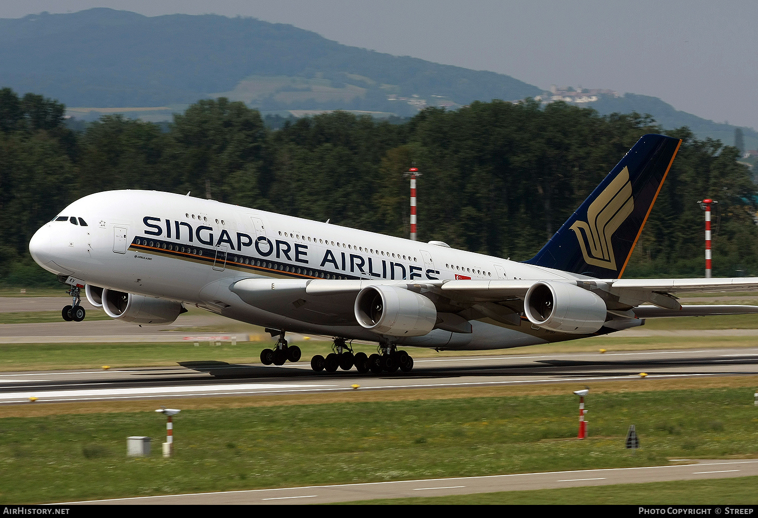 Aircraft Photo of 9V-SKV | Airbus A380-841 | Singapore Airlines | AirHistory.net #154305