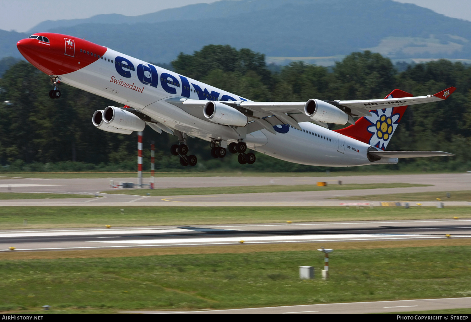 Aircraft Photo of HB-JMD | Airbus A340-313 | Edelweiss Air | AirHistory.net #154337
