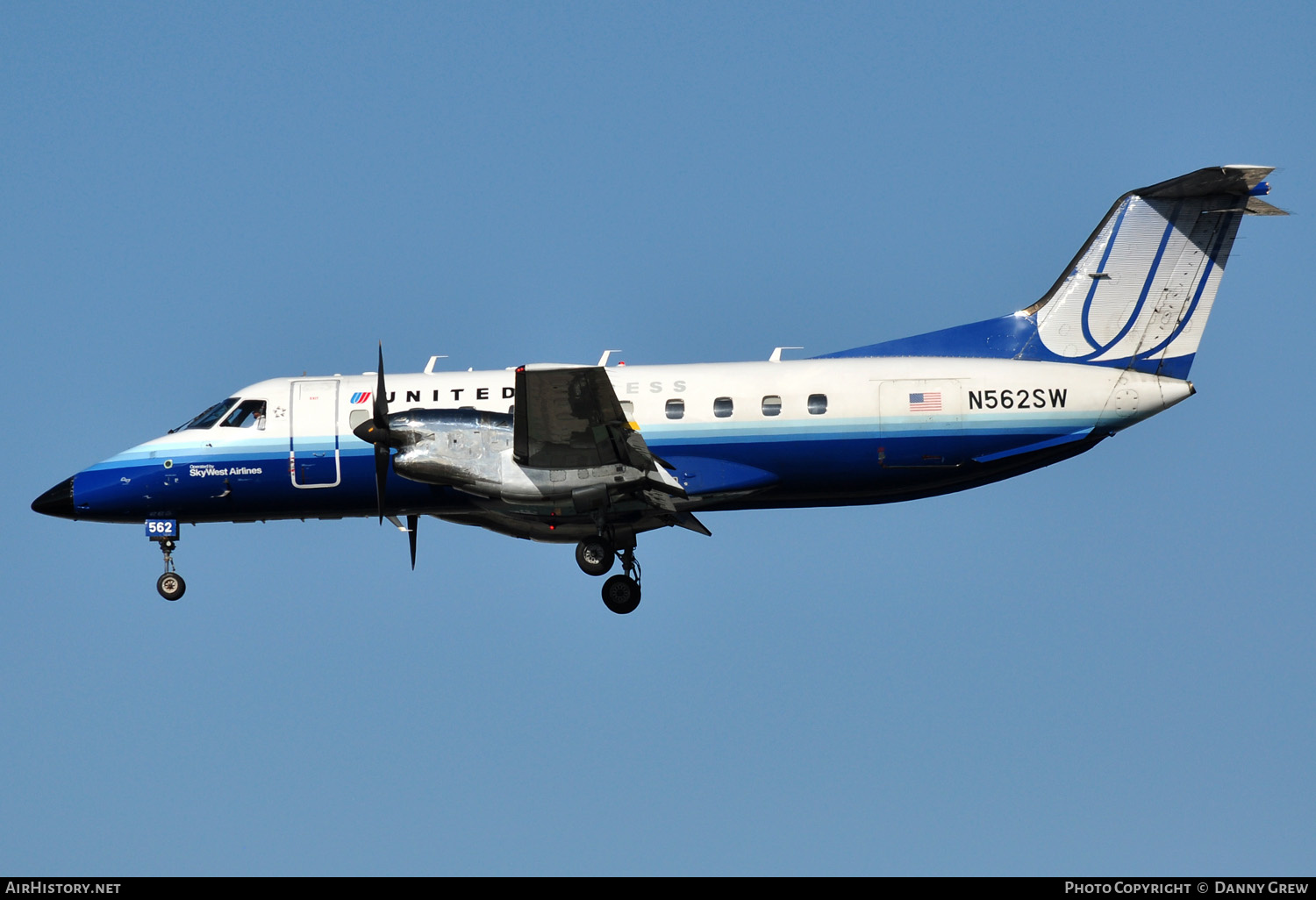 Aircraft Photo of N562SW | Embraer EMB-120RT Brasilia | United Express | AirHistory.net #154402